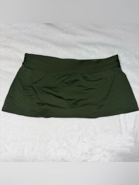 La Blanca Ruched Waist Swim Skirt in Olive Green Women’s Size 6